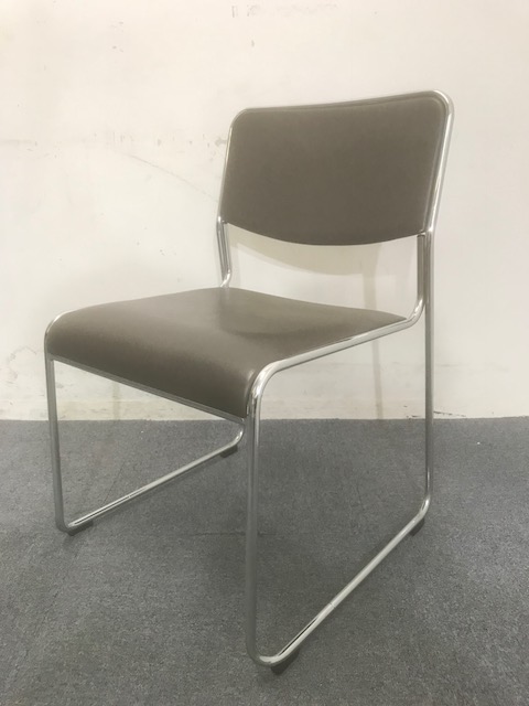 【50脚入荷！】ビニール地スタッキングチェア｜会議チェアの入れ替えにいかがですか。
                        その他シリーズ
                                    中古
            