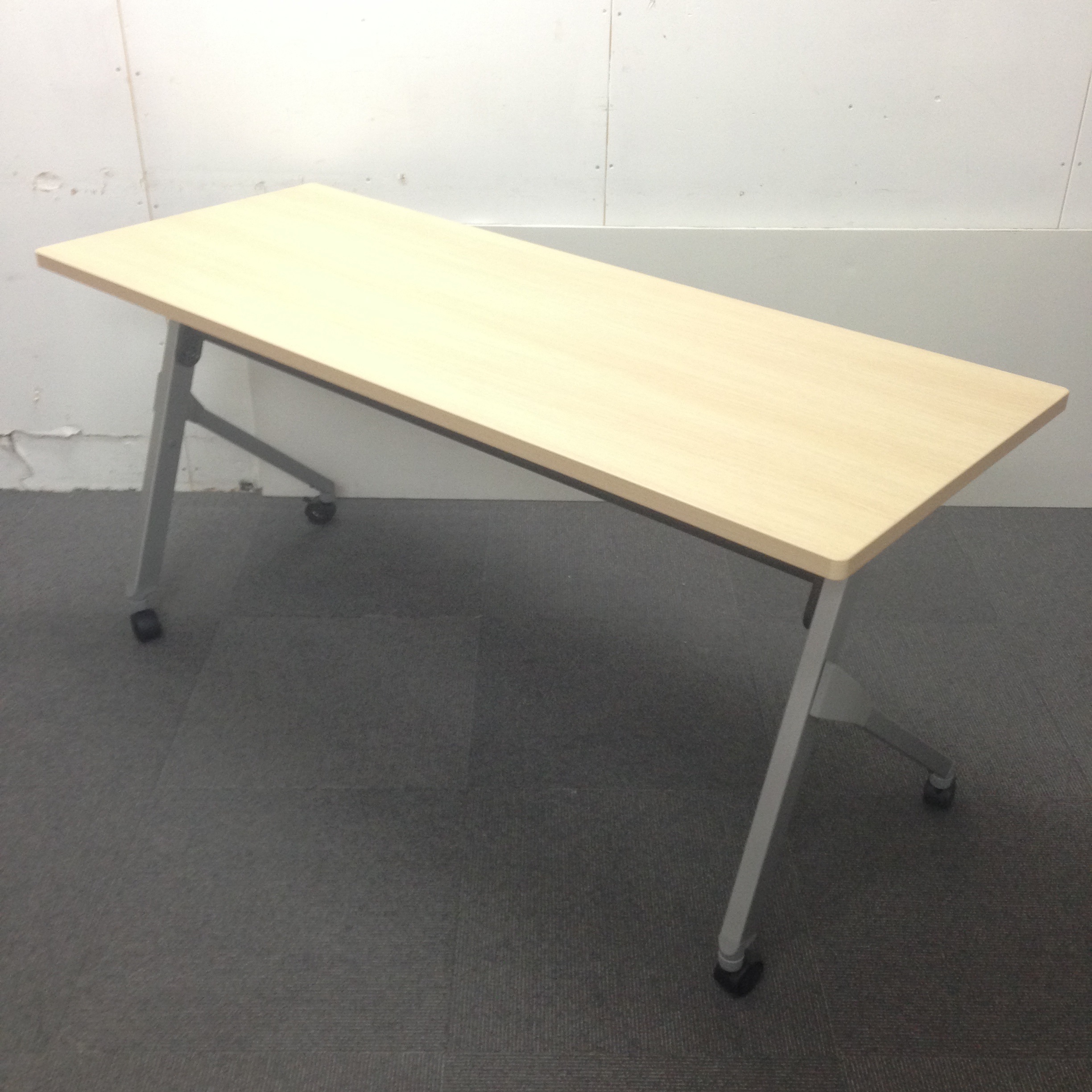 【11台ロット入荷！】オカムラ製！フラプター☆シンプルな作りで使い易いテーブルです！
                        フラプター
                                    中古
            