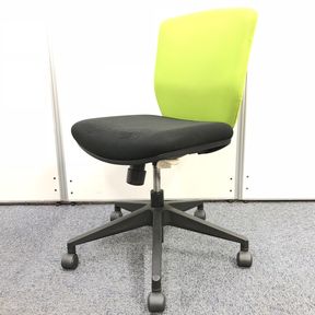 【スレあり】【クリーニング済で綺麗です。】プラス　NEXISチェア【明るいライトグリーン】
                        その他シリーズ
                                    中古
            