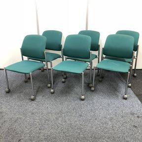 【セットならお得です】コクヨ製　キャスター付きスタッキングチェア6脚セット
                        １００シリーズ
                                    中古
            