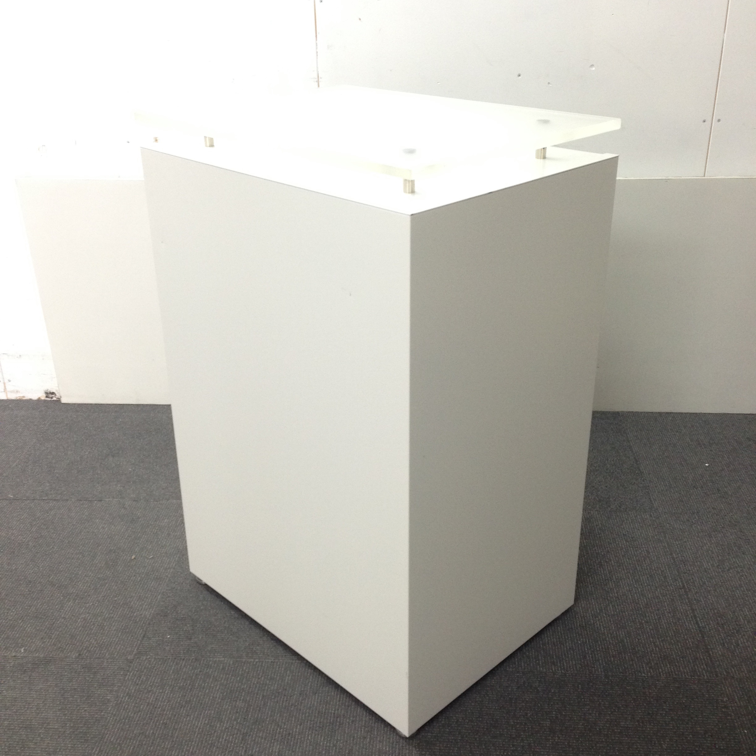 【1台限定！】イトーキ製☆インフォメーションカウンター☆天板がクリアカラーです！
                        その他シリーズ
                                    中古
            