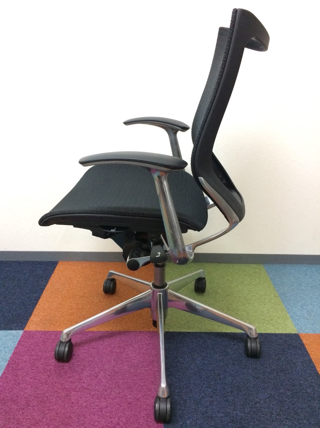 【中古 A(中古品)】Baron(バロン) CP43AR-FDH1 中古】バロンメッシュチェア CP43AR-FDH1 オカムラ/okamura 肘付