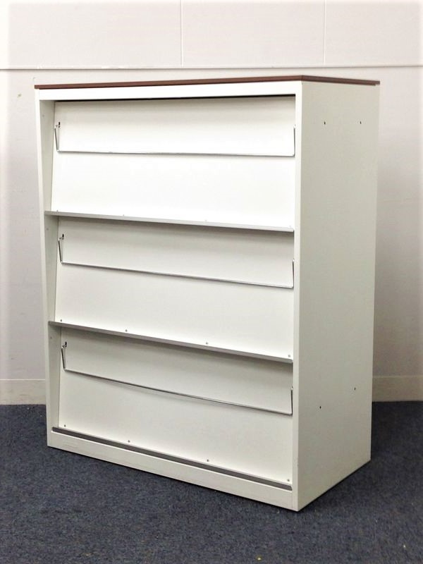 【オシャな雑誌架】お客様にも好印象★美しいホワイトにアクセントのあるブラウン天板を装備！

                        レクトライン 
                                    中古
            