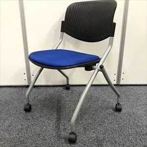 【廃盤品】1脚のみ　ミーティング用チェア　カラー：ブラック/ブルー
                        その他シリーズ
                                    新古品
            