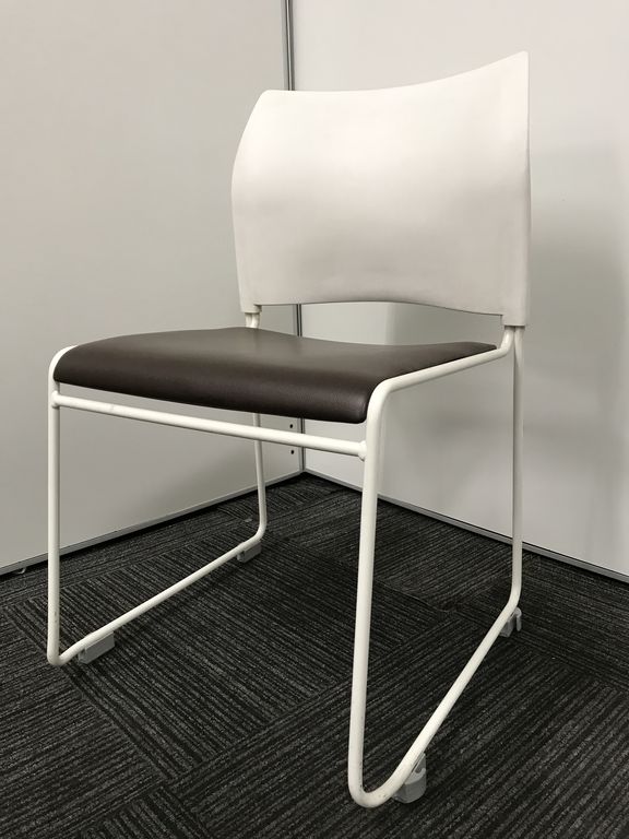 【在庫入替えキャンペーン】【シンプルが一番!!】■オフィスにちょっとしたお洒落を
                        -
                                    中古
            