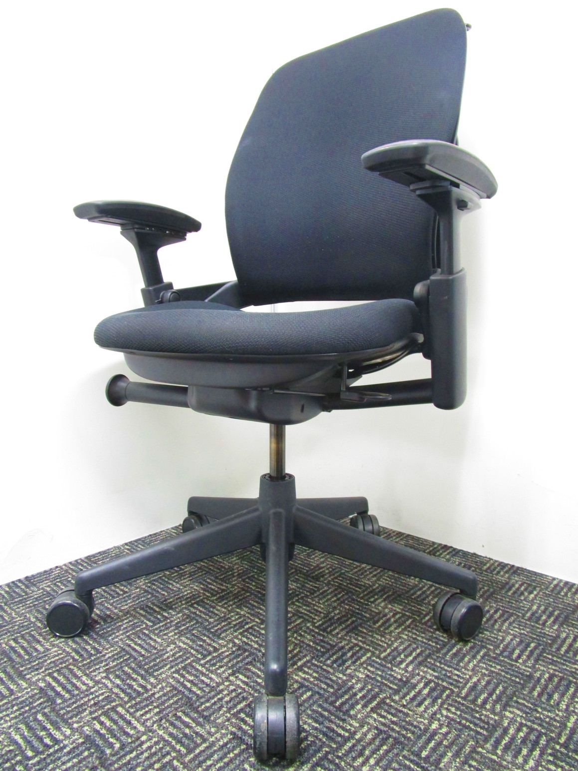 中古】リープHD Steelcase/スチールケース 肘付ハイバックチェア