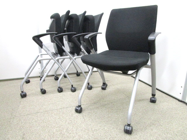 【4脚セットでお買い得】コクヨ製スタイラがまとめて入荷！｜ネスティングチェア【スタック】
                        スタイラチェア
                                    中古
            