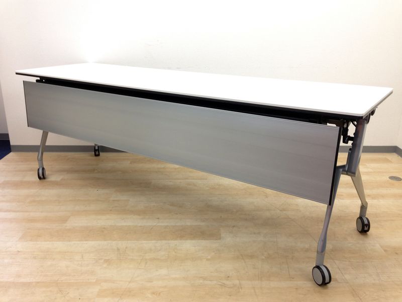 【レアな幅2100mmスタックテーブル！】オカムラ製のホワイトカラー！6台入荷！
                        インターアクト MT
                                    中古
            