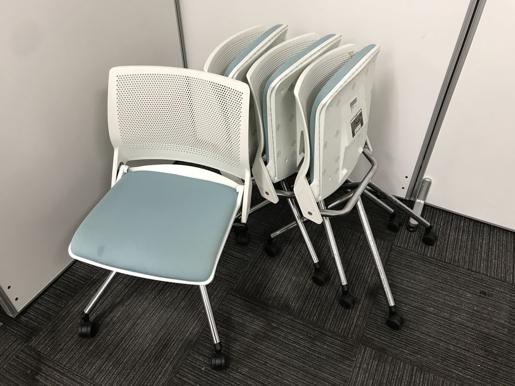 【まとめてオトク】■オカムラ■ミーティングチェア■ブルー
                        その他シリーズ
                                    中古
            