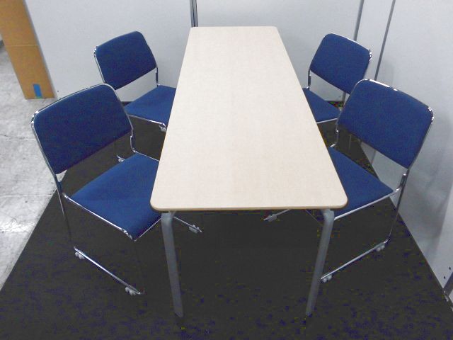 【スタッキングチェア*4、テーブルセット！！】軽作業などに如何でしょうか！W1800/D600のちょいコンパクトサイズ！！【電源、LAN搭載(片側のみ)！！】
                        ALINA/T
                                    中古
            