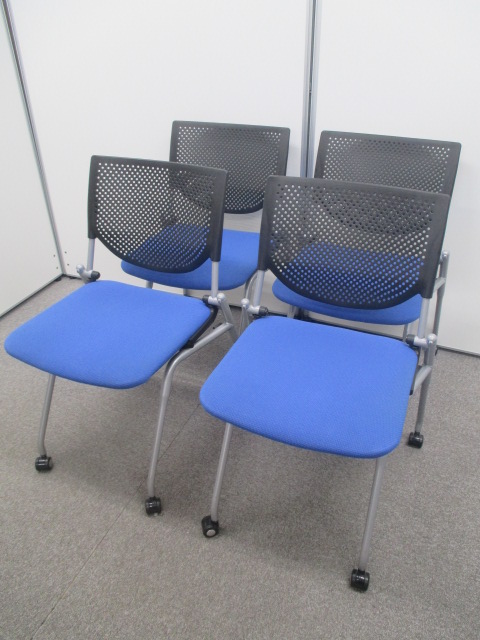 【まとめて買えばお買い得！】人気のネスティングチェア4脚セット■オカムラ製プロスタック　■持ち上げる手間なく片付けられます！【クリーニング済】
                        プロスタック
                                    中古
            