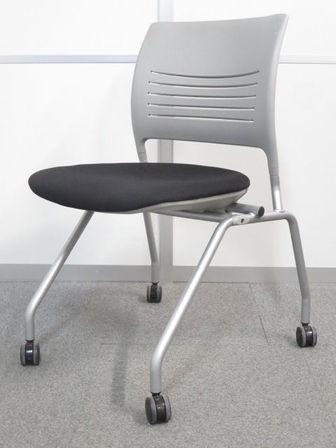 ■オカムラ製　ネスティングチェア　■エレナⅡシリーズ　ブラック【平行スタッキング】
                        エレナⅡ
                                    中古
            