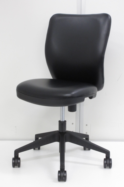 【錦糸町店在庫有り!!】リクライニング機能搭載、ローコストな革張りチェア!!【高級感溢れるブラック!!】
                        その他シリーズ
                                    中古
            