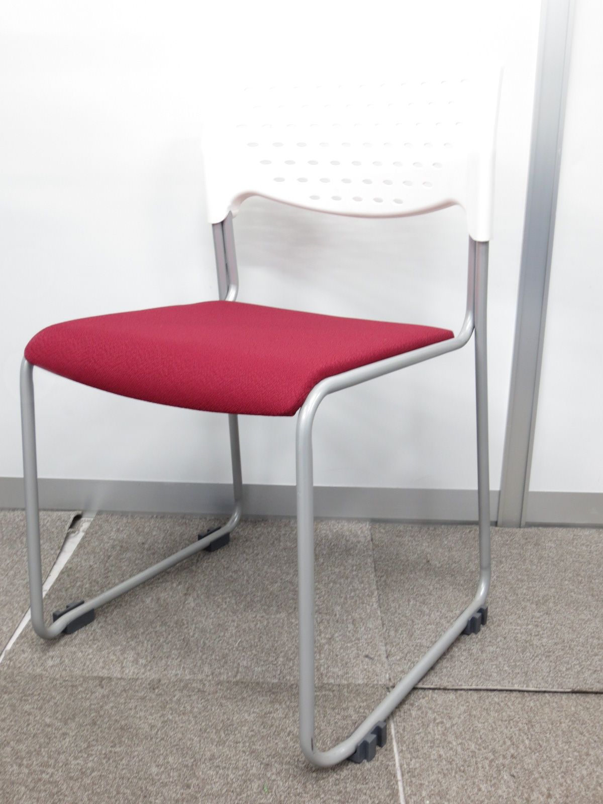 【ロット入荷】お手頃価格のスタッキングチェア【樹脂背なのでお手入れラクラク】
                        その他シリーズ
                                    中古
            