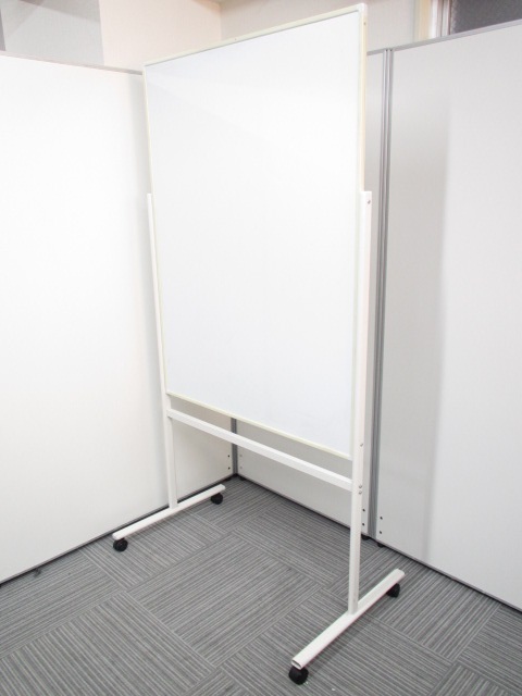 【在庫一掃セール品】ホワイトボード自立式　お持ち帰りでも対応可能です。【Ω】
                        -
                                    中古
            