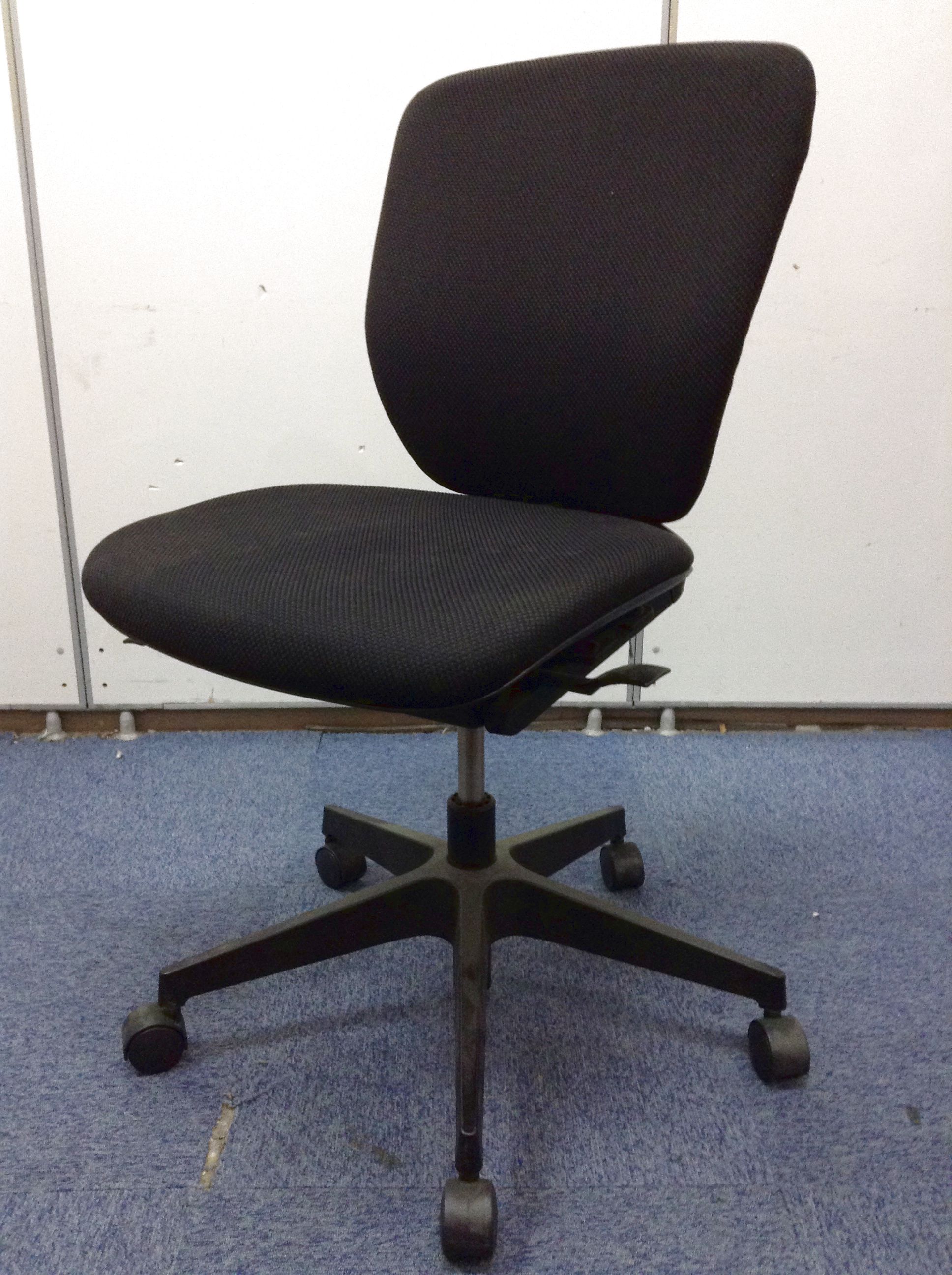 【腰の負担を軽減！！】ランバーサポート機能がついています。
                        プラオ
                                    中古
            