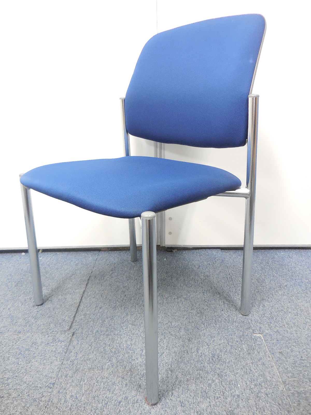 【大量12脚入荷！】イトーキ製ミーティングチェアが入荷致しました！
                        その他シリーズ
                                    中古
            