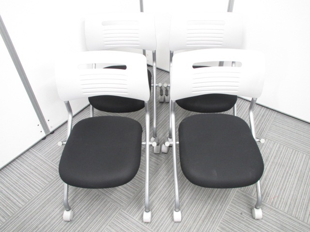 【4脚セット】会議、打ち合わせなど様々な場面で活用いただけます。
                        その他シリーズ
                                    中古
            