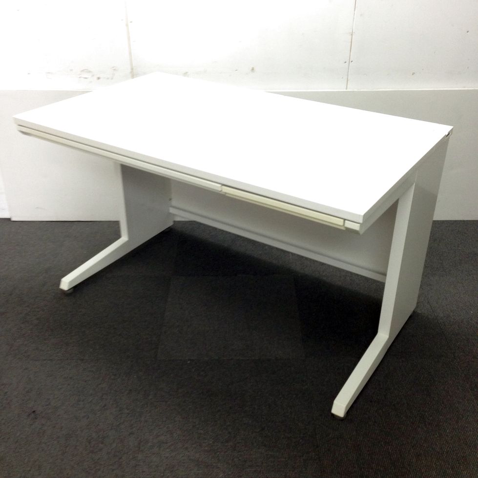 【限定9台入荷】オカムラ製の人気定番平机が入荷致しました☆
                        アドバンス
                                    中古
            