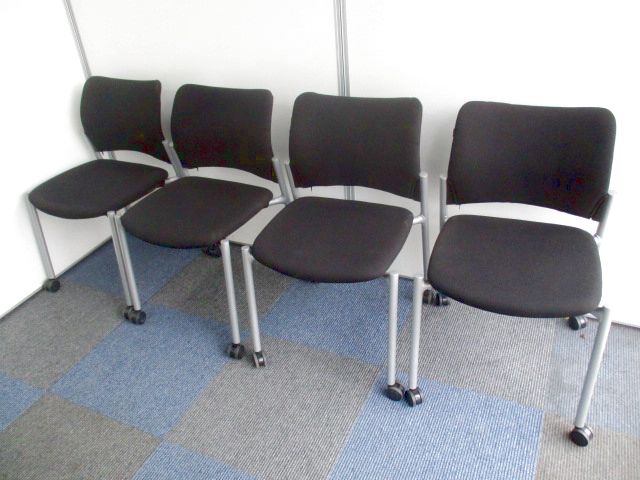 【お得な4脚セットのご紹介！】重ねられるチェア【キャスター付き】
                        その他シリーズ
                                    中古
            