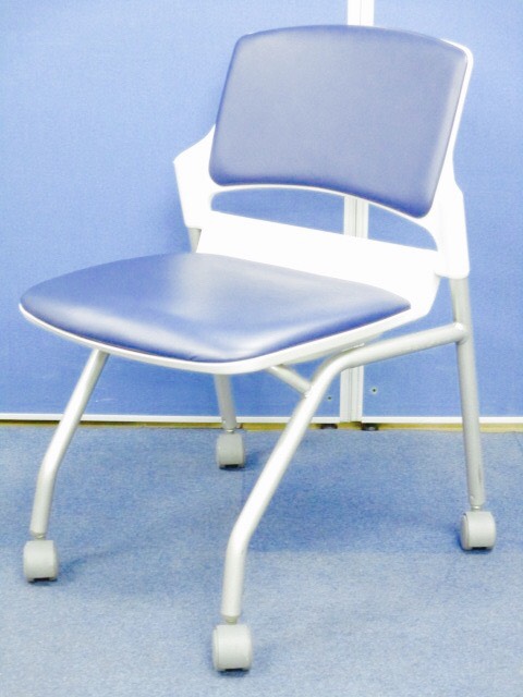 [珍しいビニールレザータイプ!?]ウチダ(UTIDA) MF-180チェア ブルー■会議室や学習塾・研修等におすすめなネスティングチェア!!ビニールレザーだから汚れにくい!![ネスタブル] 
                        その他シリーズ
                                    中古
            