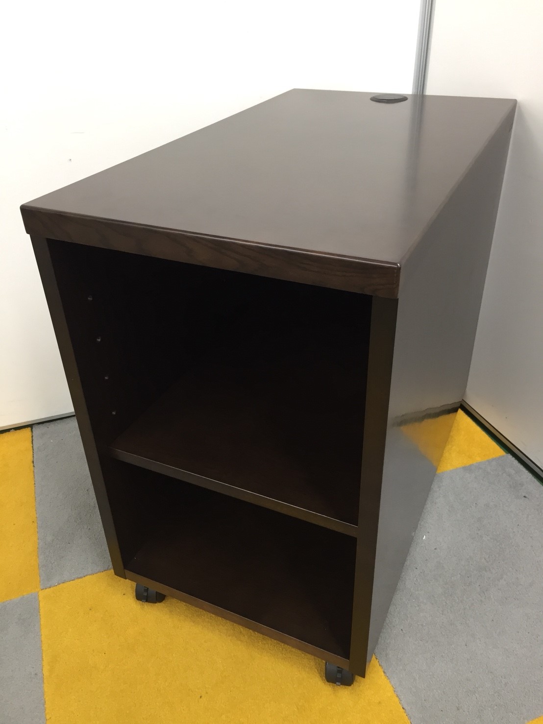 【レア物！】【木目調で高級感あふれるサイドボード】　サイドボード　カリモク製
                        その他シリーズ
                                    中古
            