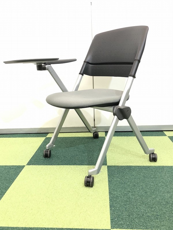 メモ台付きミーティングチェア！！このチェアにメモ台が付くと最強チェアです！！
                        リータ
                                    中古
            