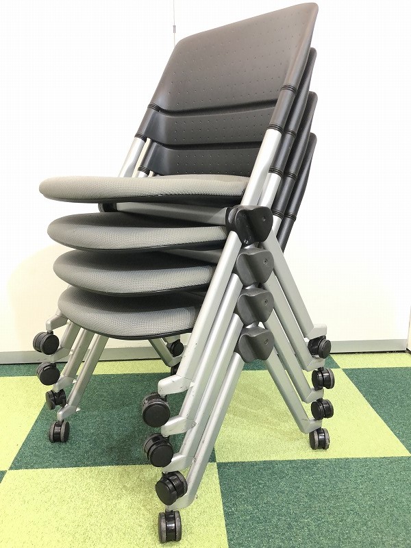 4脚セット販売！！フリーロッキング機能を備え、ネスティング、スタッキングどちらでも収納可能な商品です！！
                        リータ
                                    中古
            