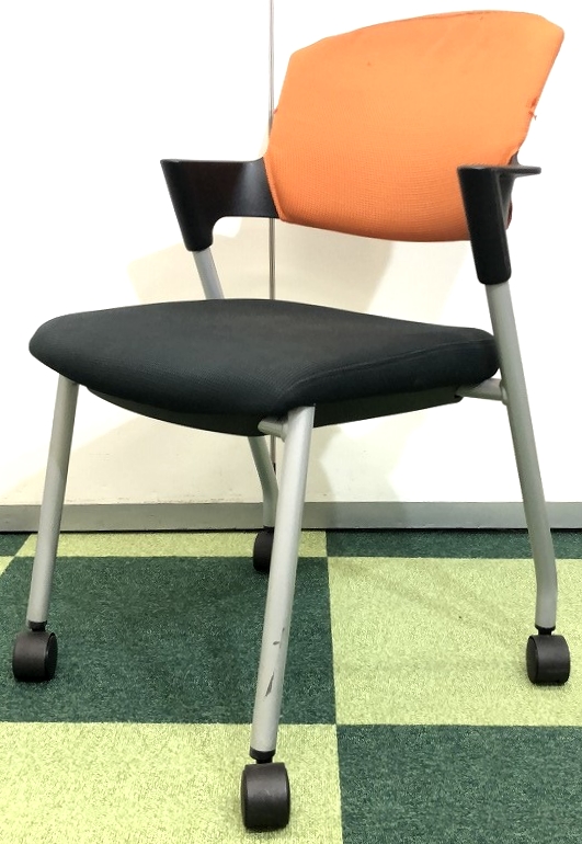 【スタッキングチェア】コクヨ　プロッティ【会議椅子】邪魔にならず、しかも快適なコンパクト肘が魅力です【ミーティングチェア】
                        プロッティ
                                    中古
            