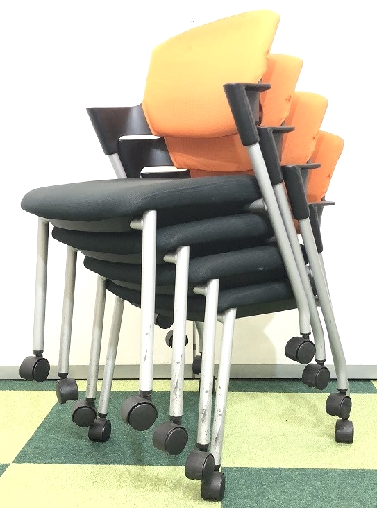 【セット商品】コクヨ　プロッティ【スタッキングチェア】1脚につき500円もおとくな4脚セット【会議椅子】コンパクト肘付【ミーティングチェア】
                        プロッティ
                                    中古
            