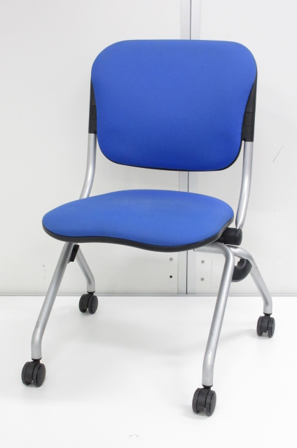 【10/9(火)現在9脚在庫有り!!】会議用にピッタリのネスティングチェア!!【重ねて省スペース!!】
                        その他シリーズ
                                    中古
            