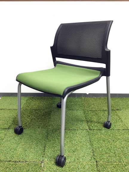 状態良好！！　内田洋行製ののネスティングチェアが入荷致しました！
                        その他シリーズ
                                    中古
            