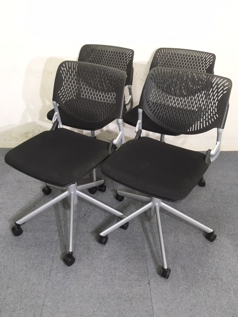 【4脚セット！】｜ミーティングチェア｜上下昇降機能付き｜多目的に使用できるオシャレチェア！
                        ルナ
                                    中古
            