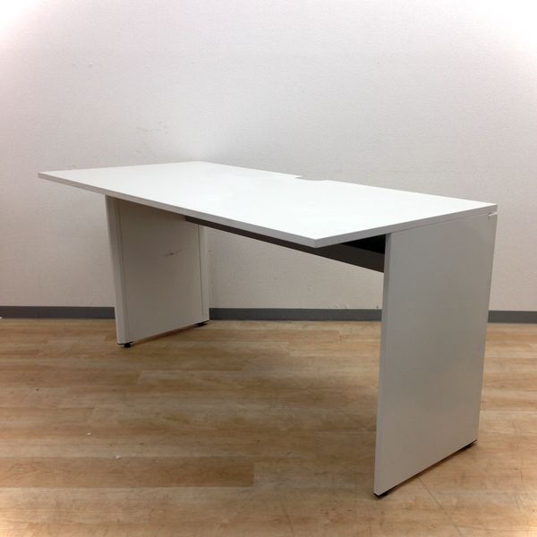 【オフィス用にも自宅用にもオススメ！】イトーキ製の平机入荷！大人気のホワイトカラー！

                        インターリンク
                                    中古
            