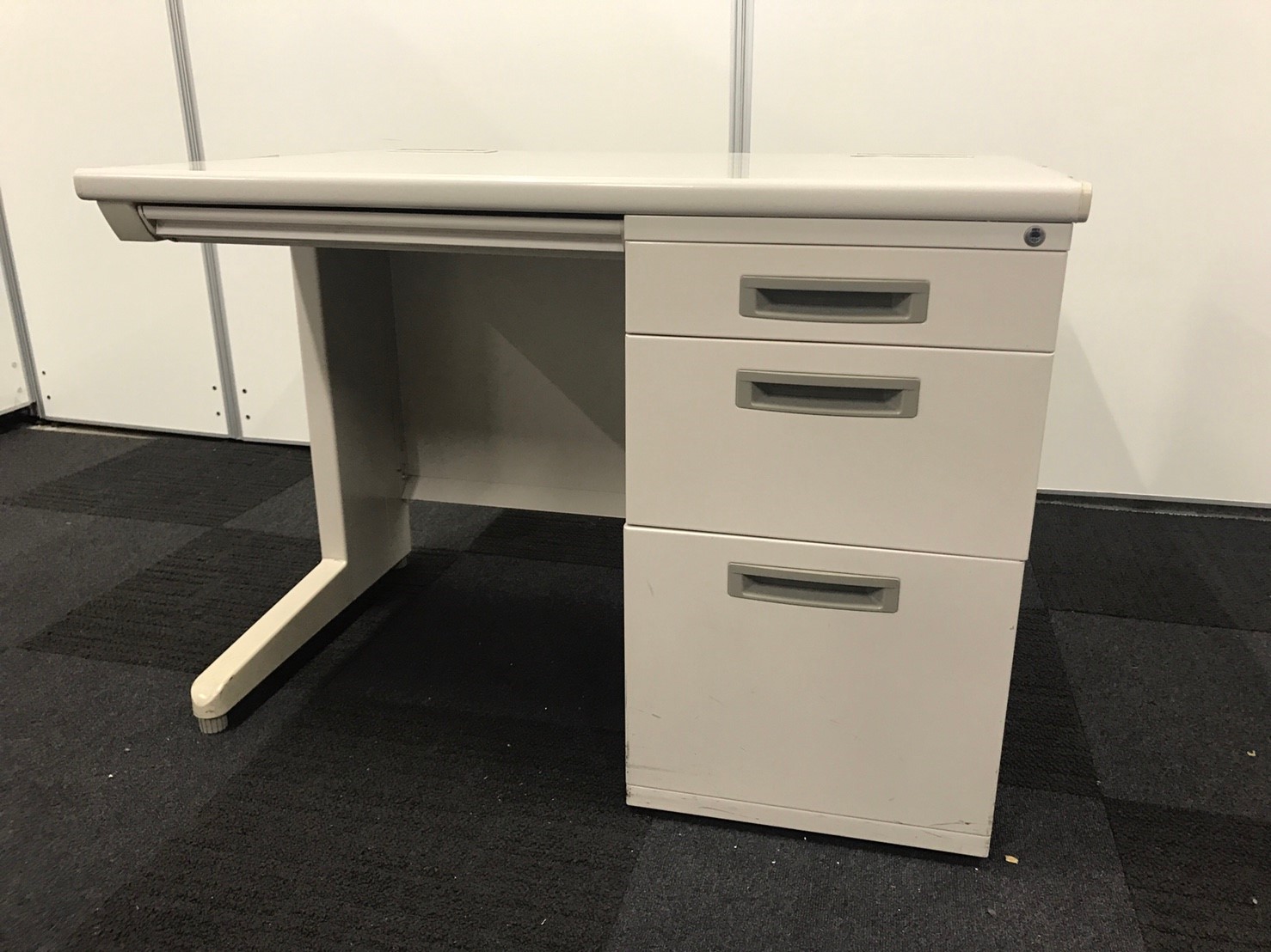 【使用感有の為、オツトメ品！】残り3台！まだまだ使えます！頑丈なイナバ製！
                        その他シリーズ
                                    中古
            