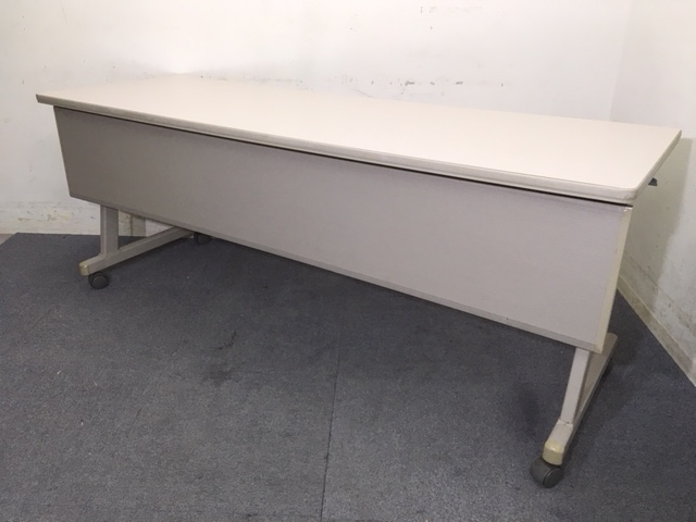 【9月納品までの限定価格】【30％off】｜スタックテーブル｜KT-900シリーズ｜棚付き・幕板付き！中古　コクヨ　リサイクル
                        その他シリーズ
                                    中古
            