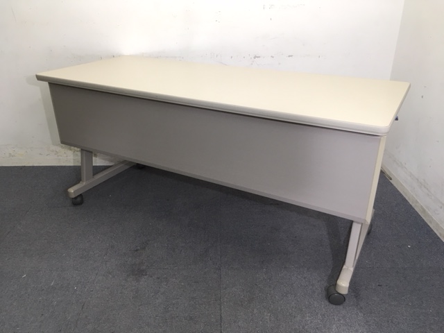 【2台入荷！】｜スタックテーブル｜KT-900シリーズ｜棚付き・幕板付き！
                        その他シリーズ
                                    中古
            