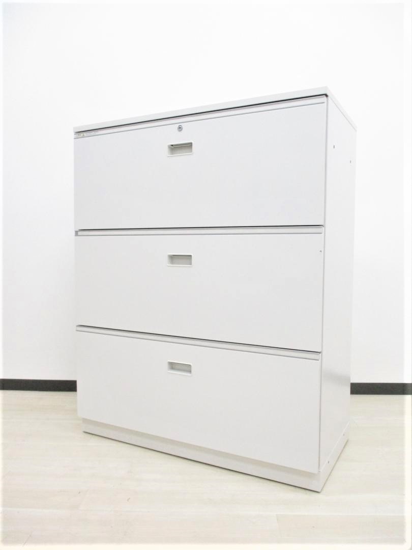 【希少品入荷！】天板付きで綺麗！物置にもなる書庫！買い増しの際に、天板を外せは両開き書庫を上に連結することも可能！ホワイト書庫
                        シンライン
                                    中古
            