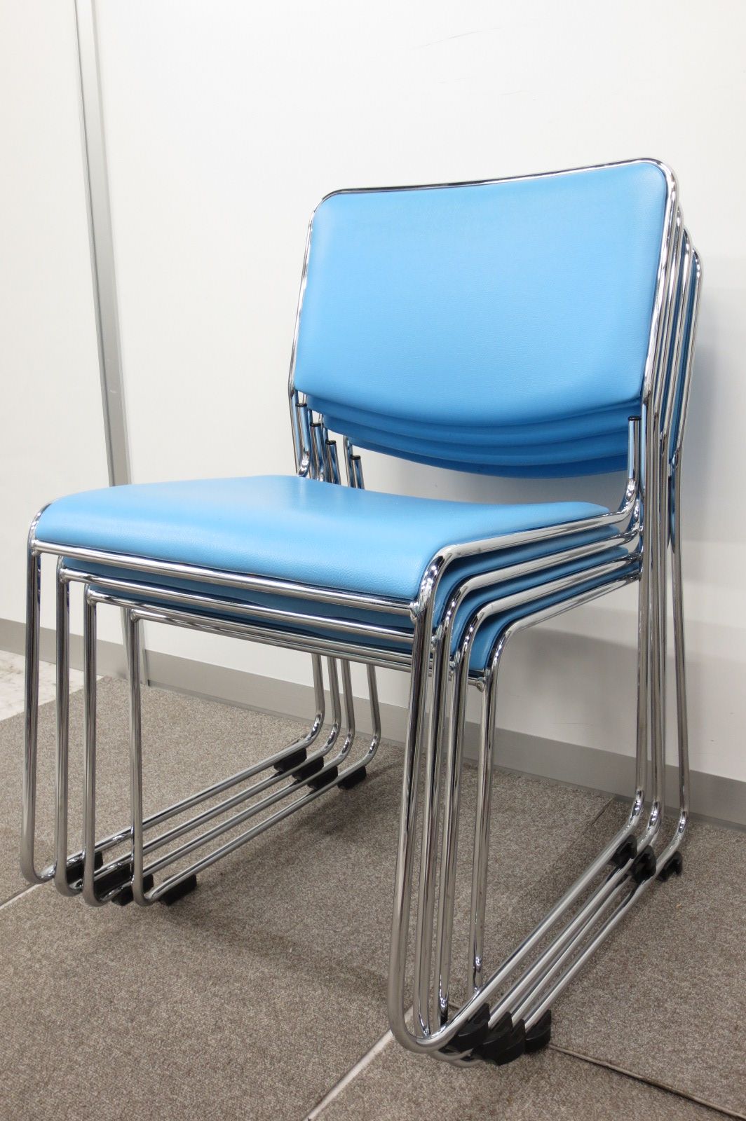 【お得な4脚セット】お手軽な価格のスタッキングチェアです【セットで5％OFF】
                        その他シリーズ
                                    中古
            