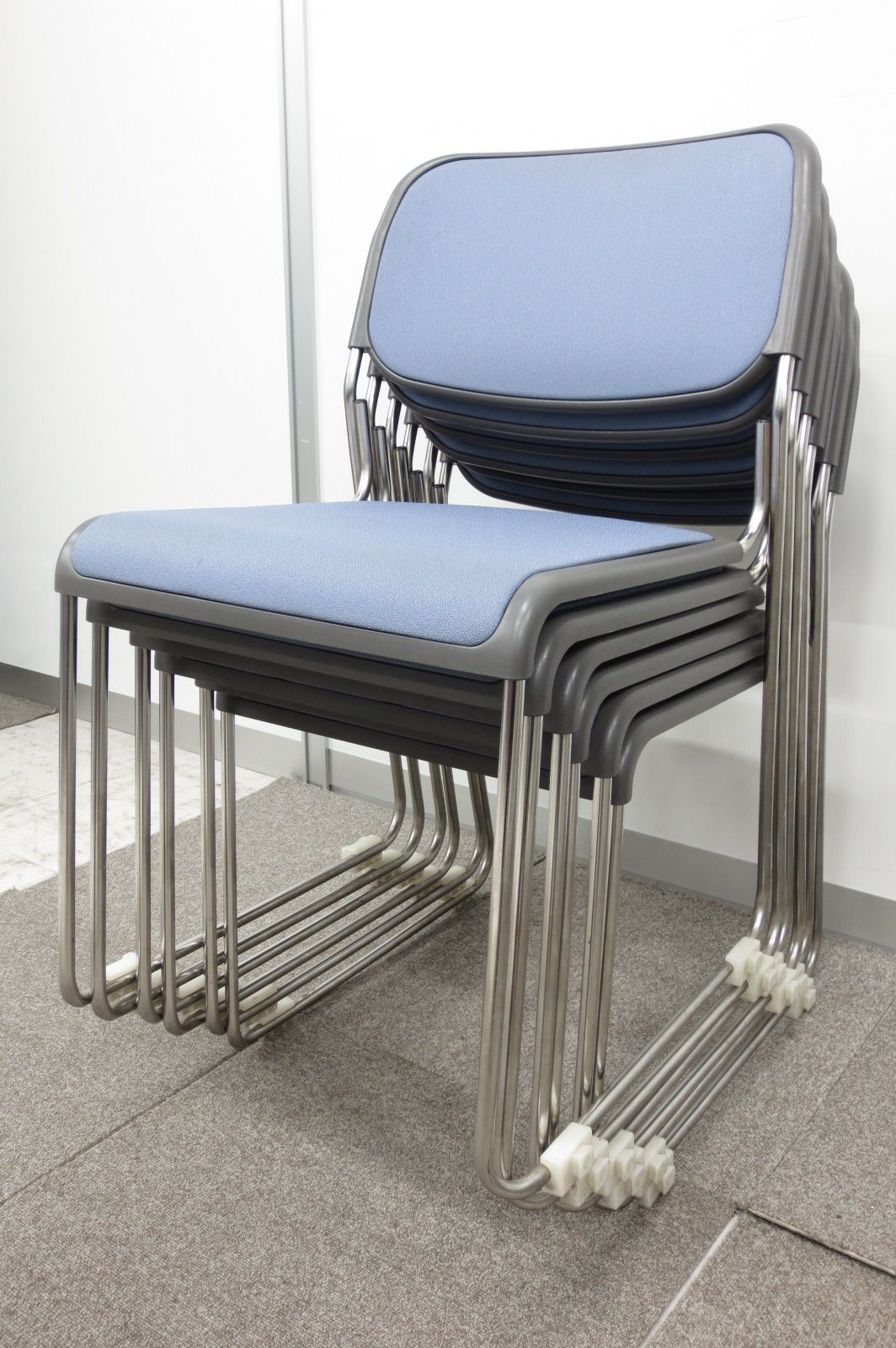 【6脚セット】スタッキングチェアのお得なセット【なんと1脚分無料】
                        FRK
                                    中古
            