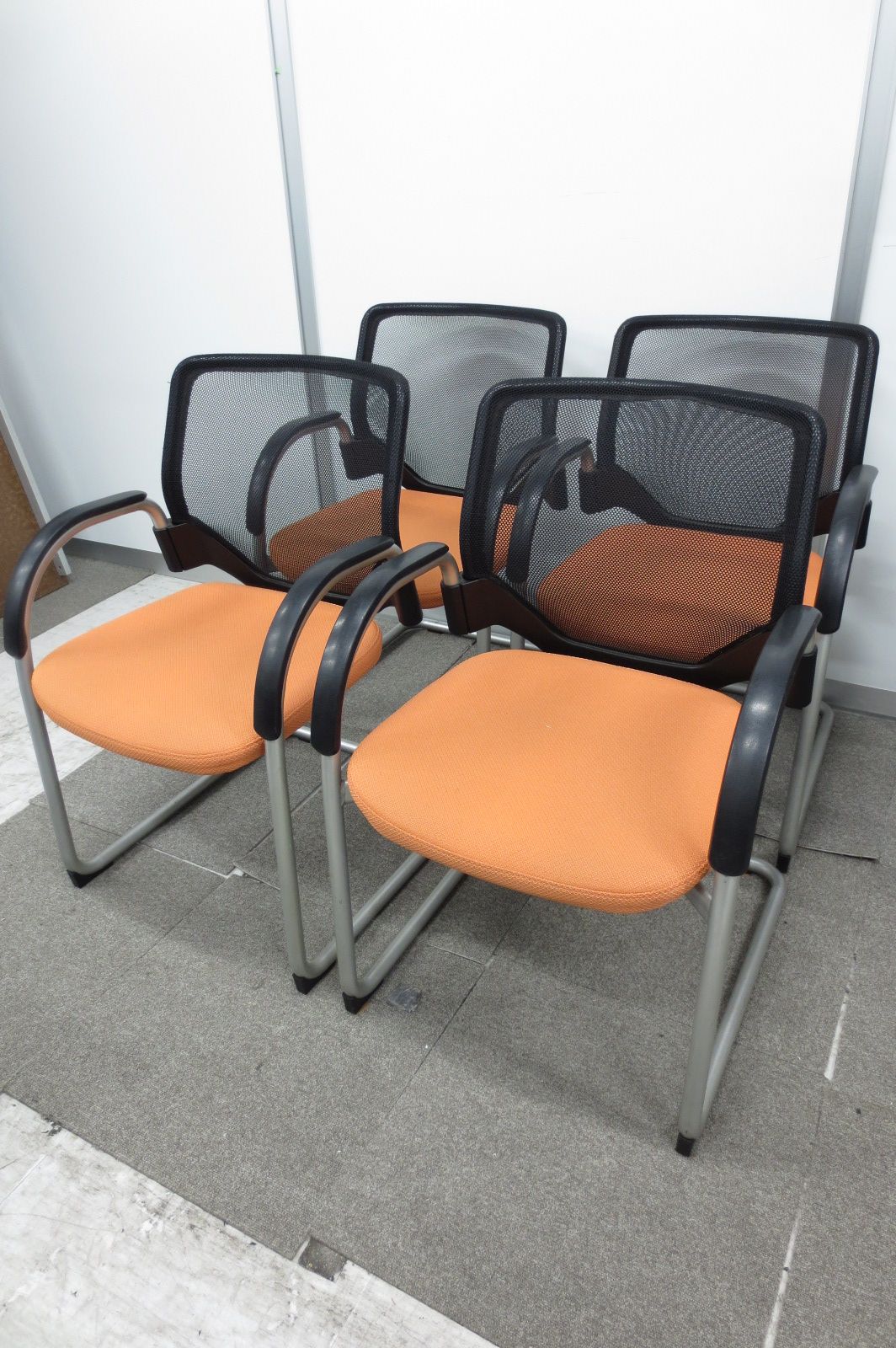 【お得なセット】ミーティングチェアの4脚セット【5％OFF】
                        エアリ
                                    中古
            