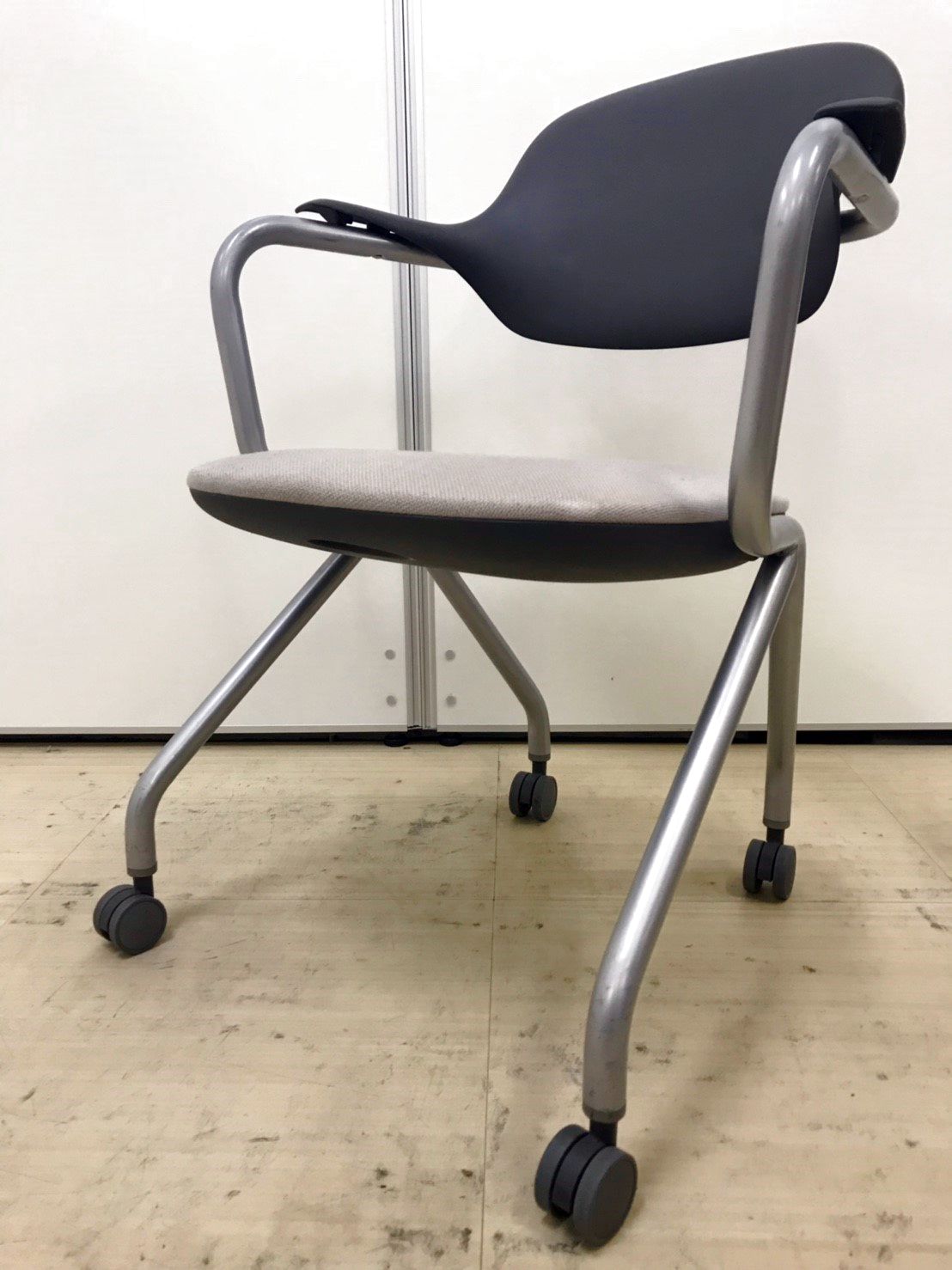 【ロット入荷】会議や研修で役立つミーティングチェアの入荷です！テーブルとセット購入をおすすめです！
                        その他
                                    中古
            