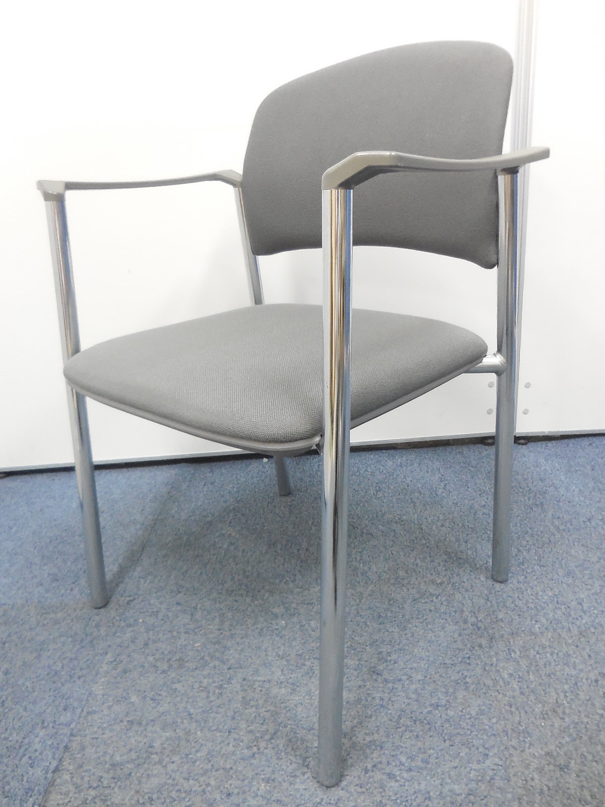 【10台入荷！】内田洋行製のミーティングチェアが入荷致しました！
                        MF-150シリーズ 
                                    中古
            