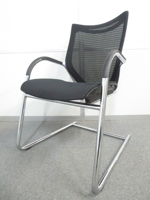 【高級感のあるデザイン】■オカムラ　バロン（Baron）　■会議用チェア　ブラック【リラックスできる肘付タイプ】
                        バロン
                                    中古
            