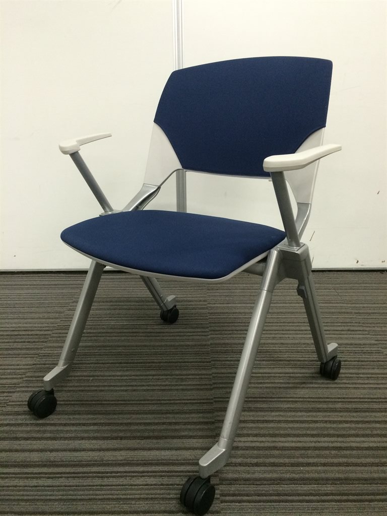 【レアな肘付き】縦積・横積可能な万能スタッキングチェア　ウチダ(uchida)製FM-320シリーズ
                        FM-320シリーズ
                                    中古
            