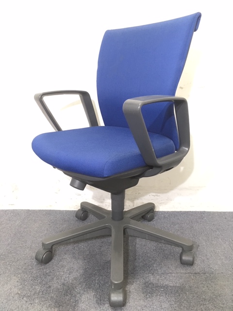 【在庫入替の為お安く！】｜トレンザチェア｜肘付き｜背中を包み込むような座り心地！
                        トレンザ
                                    中古
            