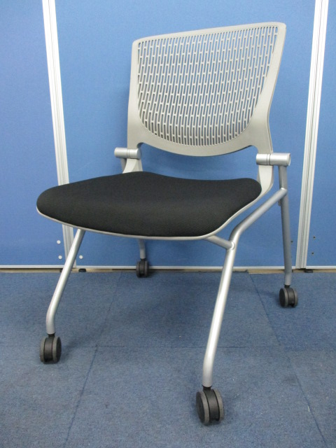 [すぐ売り切れます!!]岡村製作所(okamura) グラータチェア(Grata) ブラック×グレーシェル■デザイン性・座り心地が良く大人気のミーティングチェアです!![ネスタブル]
                        グラータ
                                    中古
            