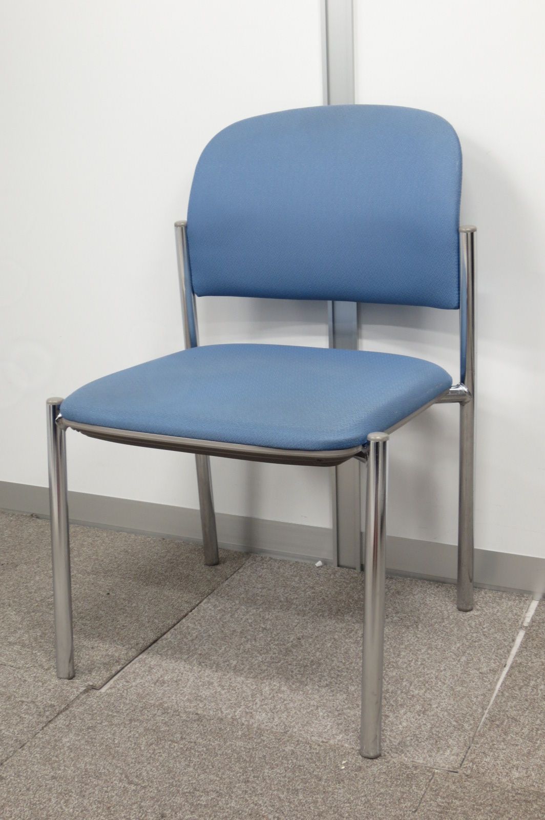 【在庫処分】お手頃なパイプのスタックチェアです【数が半端なため特価】
                        その他シリーズ
                                    中古
            