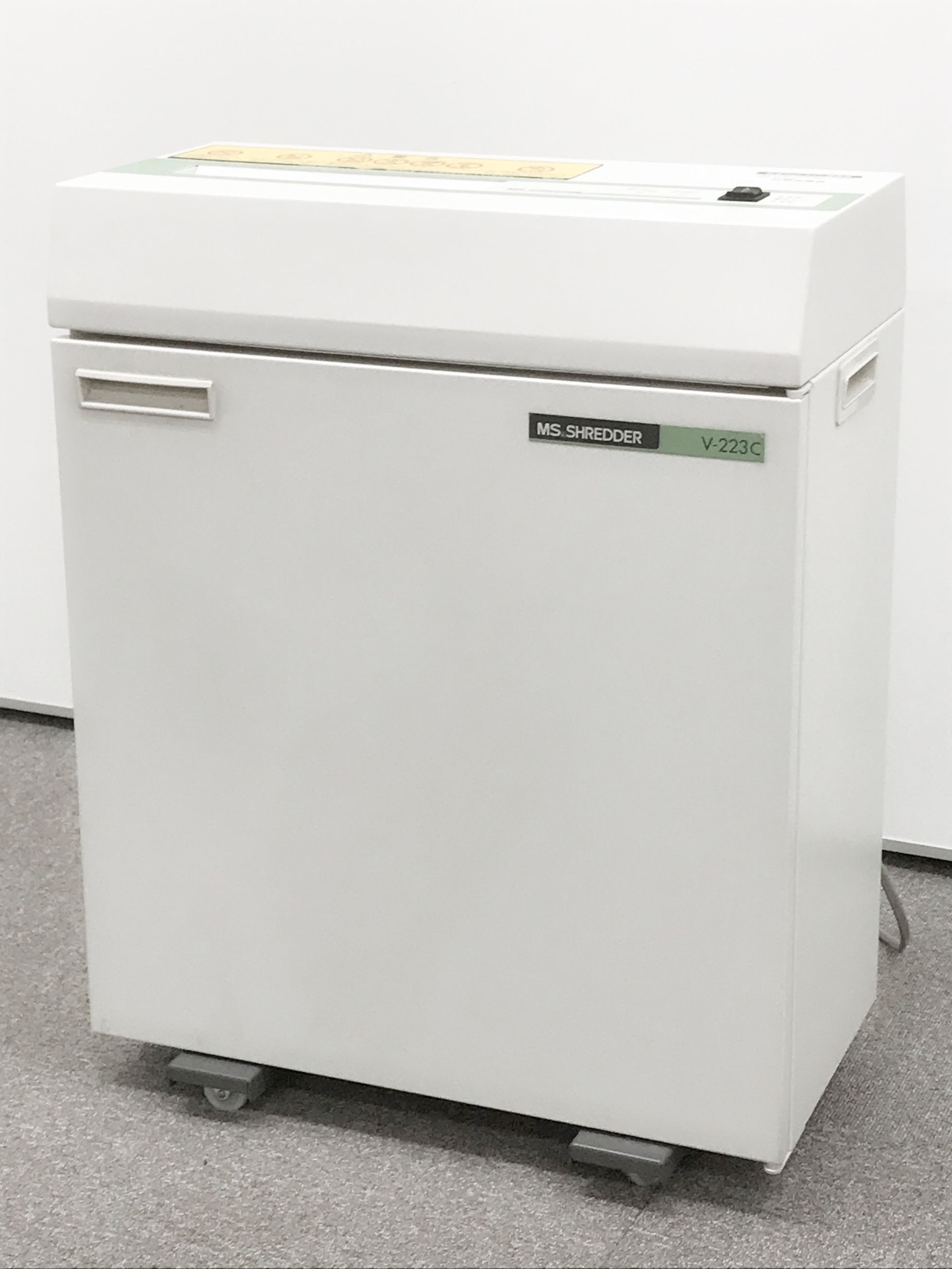 【省スペースにも◎】小さいサイズのシュレッダー｜明光商会製【最大裁断15枚/ワンカットクロス】
                        その他シリーズ
                                    中古
            