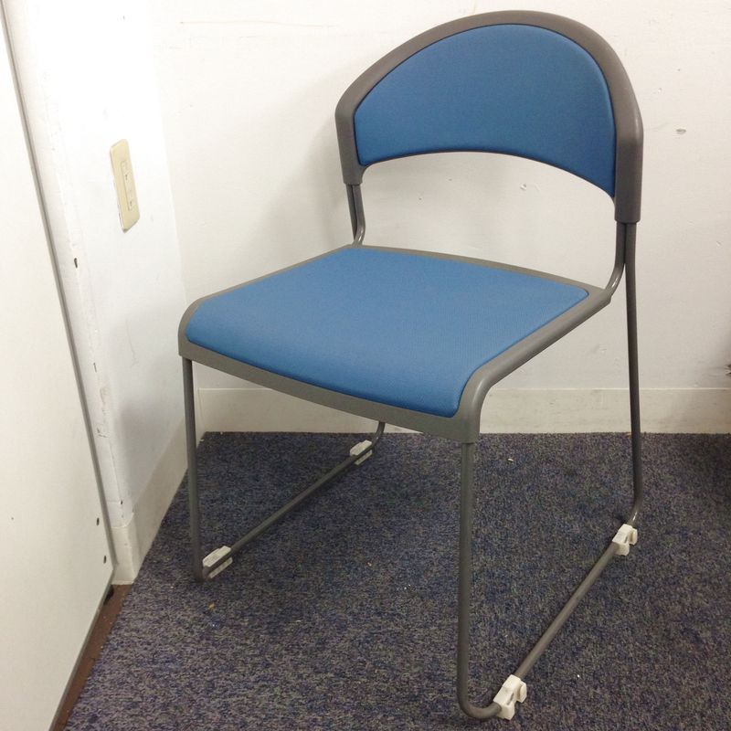 【1脚だけのため在庫処分価格でご案内！】ウチダ製　ブルー色
                        その他シリーズ
                                    中古
            